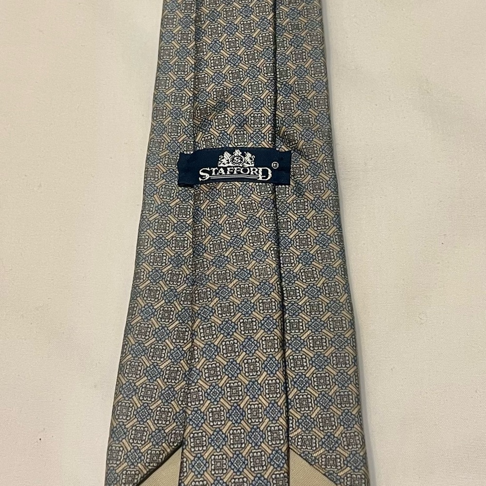Stafford Blue and Cream Sulk Patterned Tie